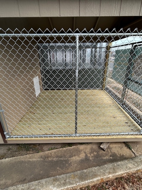 【中古】 Ruby Kennel Club BlindAlley Intermediate Ruff Land Kennel – Muddy Paws Adventures