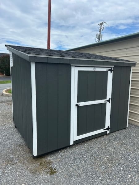 Small Wooden Condo 6 x 8