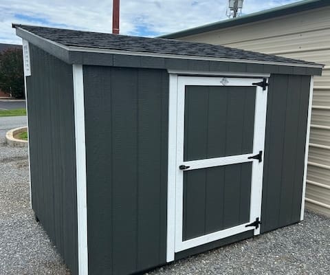 Small Wooden Condo 6 x 8