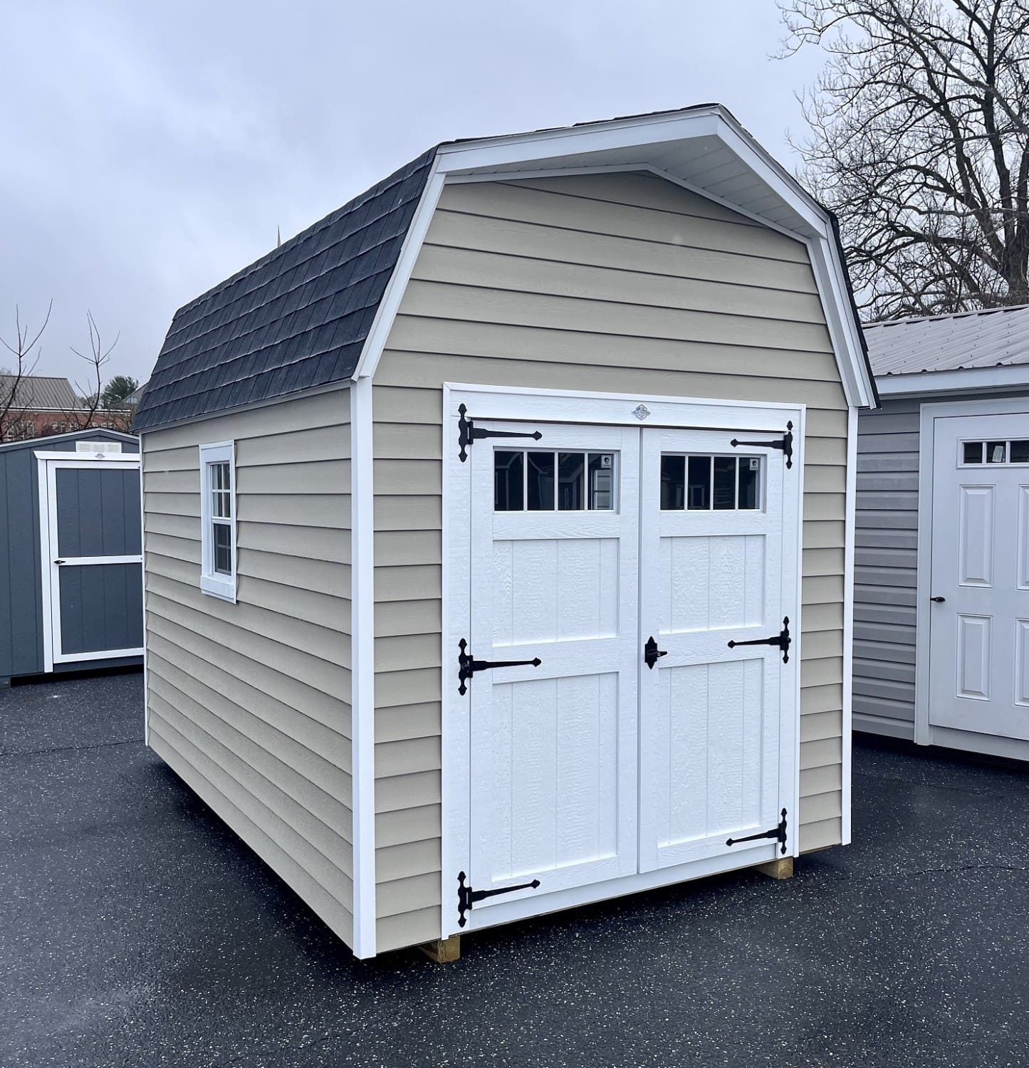8x12x7 Vinyl Barn 4424-H - Valley Structures